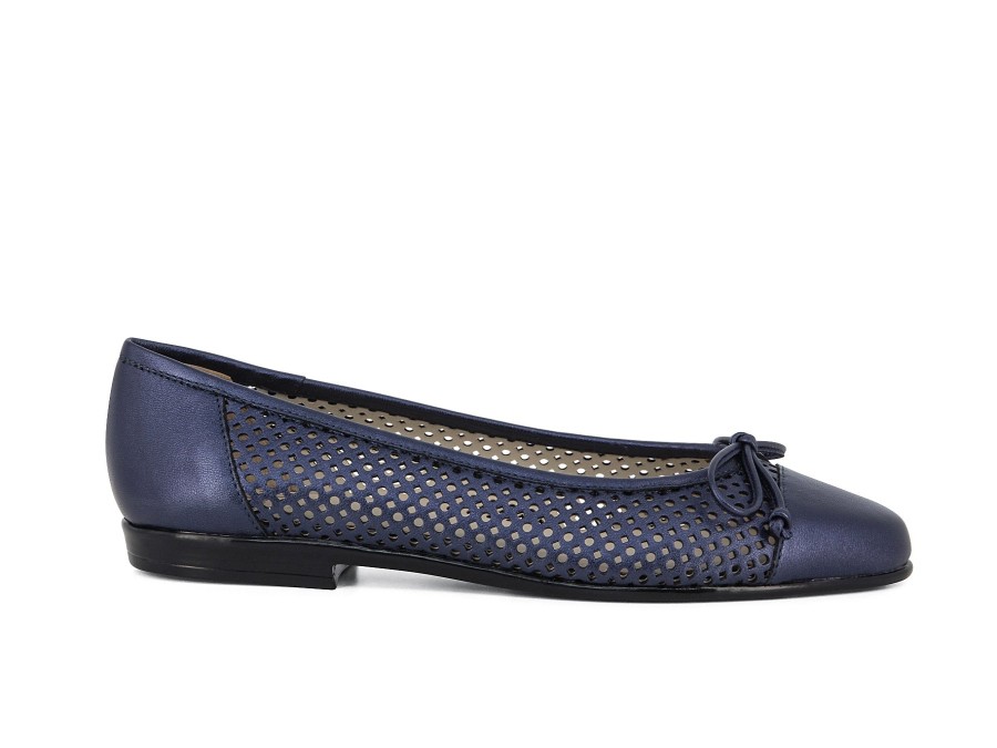 Woman AMALFI Ballerina Flats | Orvieto Navy Metallic | Peter Sheppard Footwear