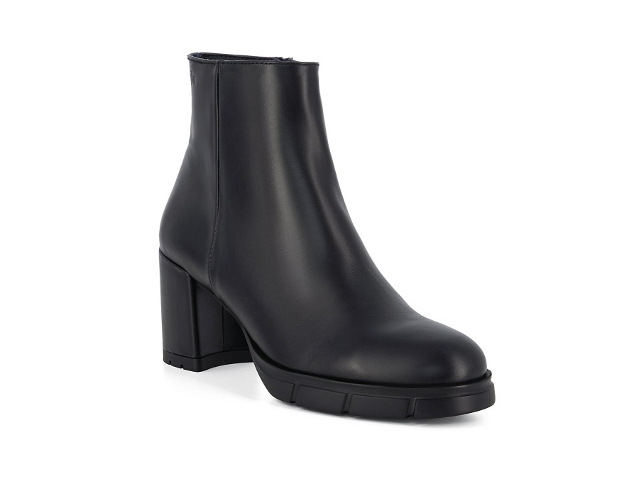 Woman CALLAGHAN Ankle Boots | Caprina Black | Peter Sheppard Footwear