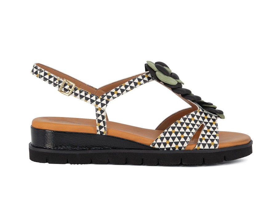 Woman LE GAZZELLE Sandals | Laglio Black~White | Peter Sheppard Footwear