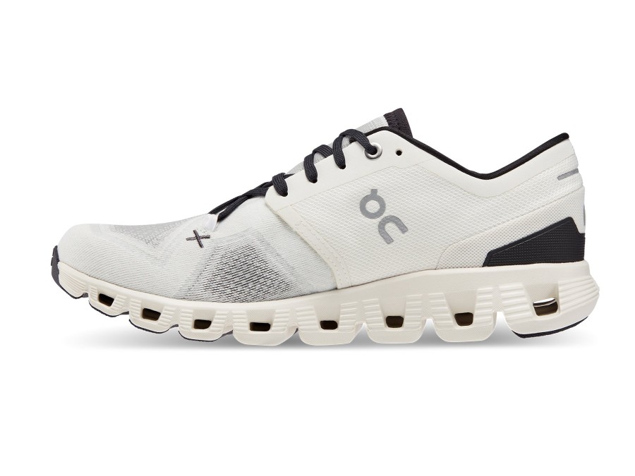 Woman ON Sneakers | Cloud X 3 Women White~Black | Peter Sheppard Footwear